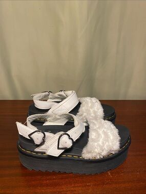 Dr. Martens Voss Quad Fluffy Faux Fur  Platform Sandals /Heart Buckles Size 9